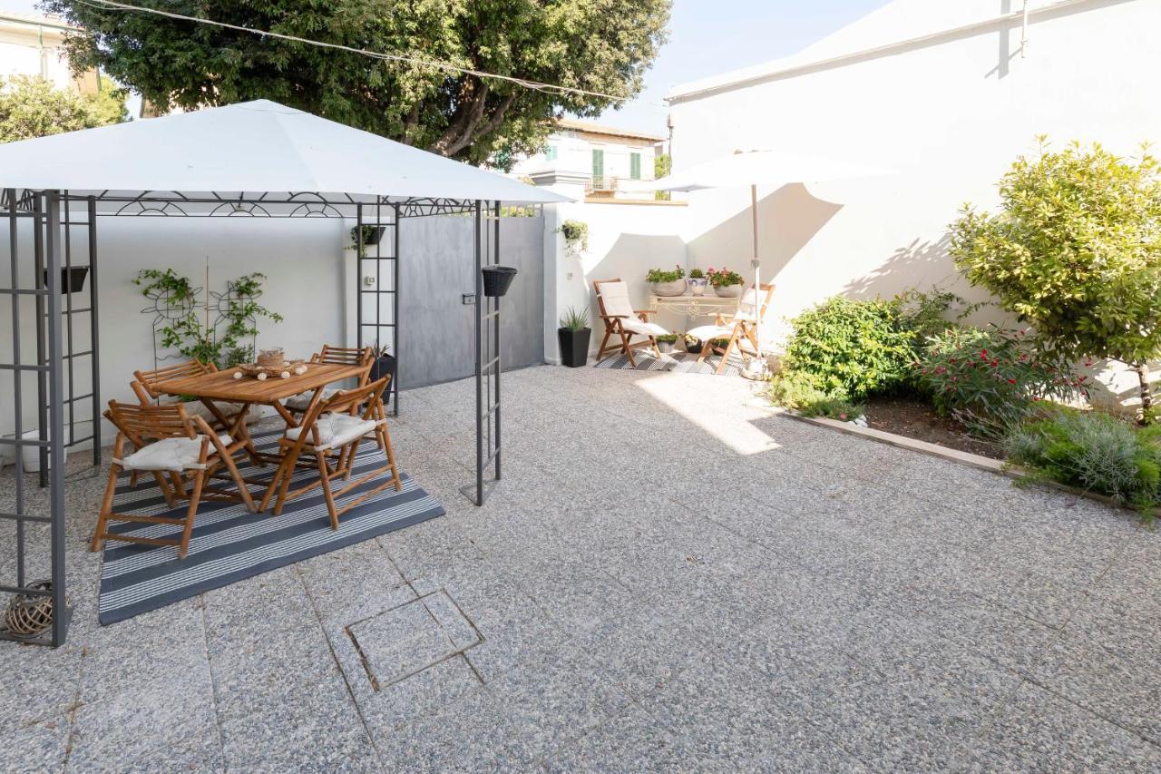 Villa Casa Indipendente Con Giardino A Marina Di Pisa Exterior foto